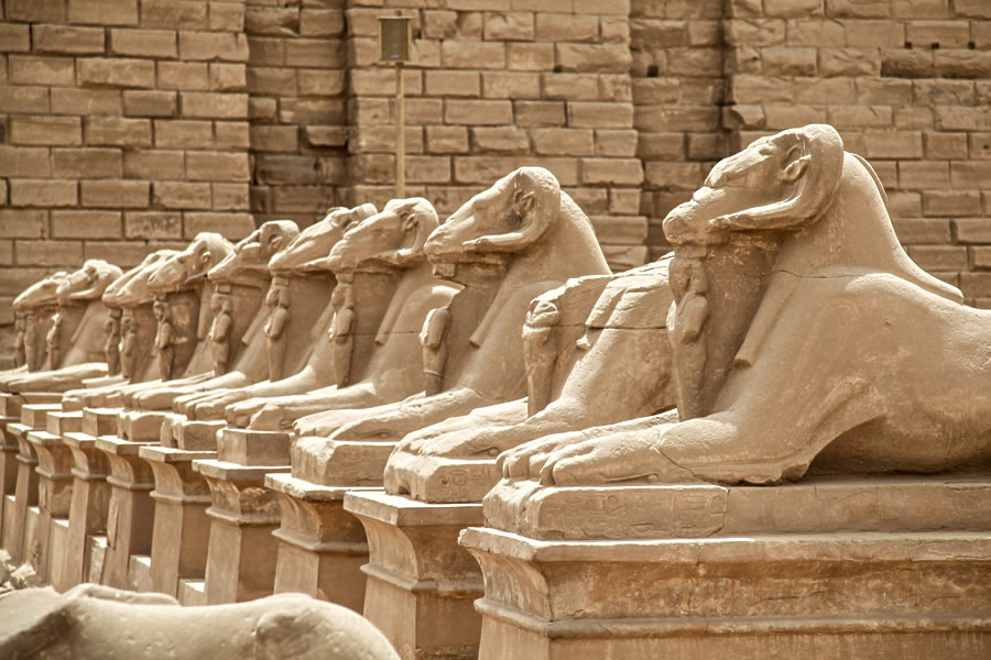 طريق الكباش في معبد الكرنك، مصر